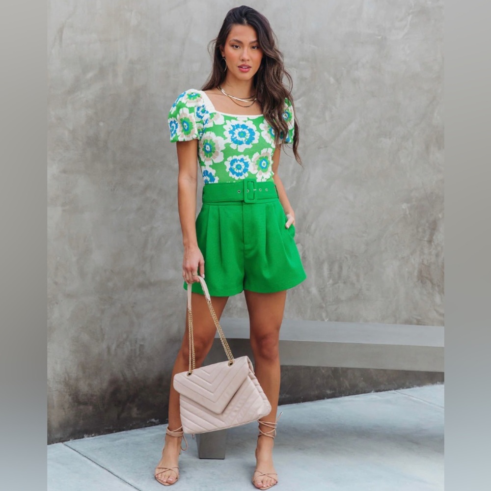 NWT Vici Collins Avenue Green Pocketed High Waisted Belted Shorts